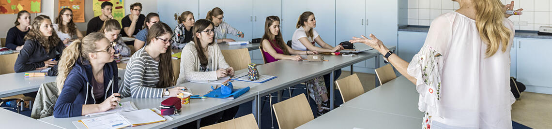 Studierende im Seminarraum