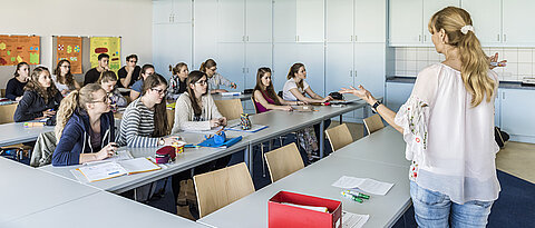 Studierende im Seminarraum